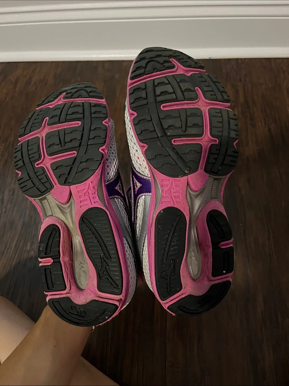 Mizuno Women's Mesh Running Shoes in White, Purple & Pink